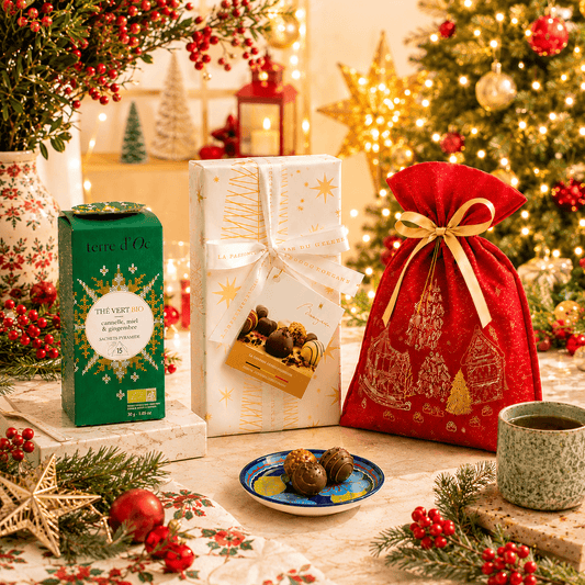 Săculeț cadou de Crăciun cu praline belgiene și ceai verde bio Delicatessen